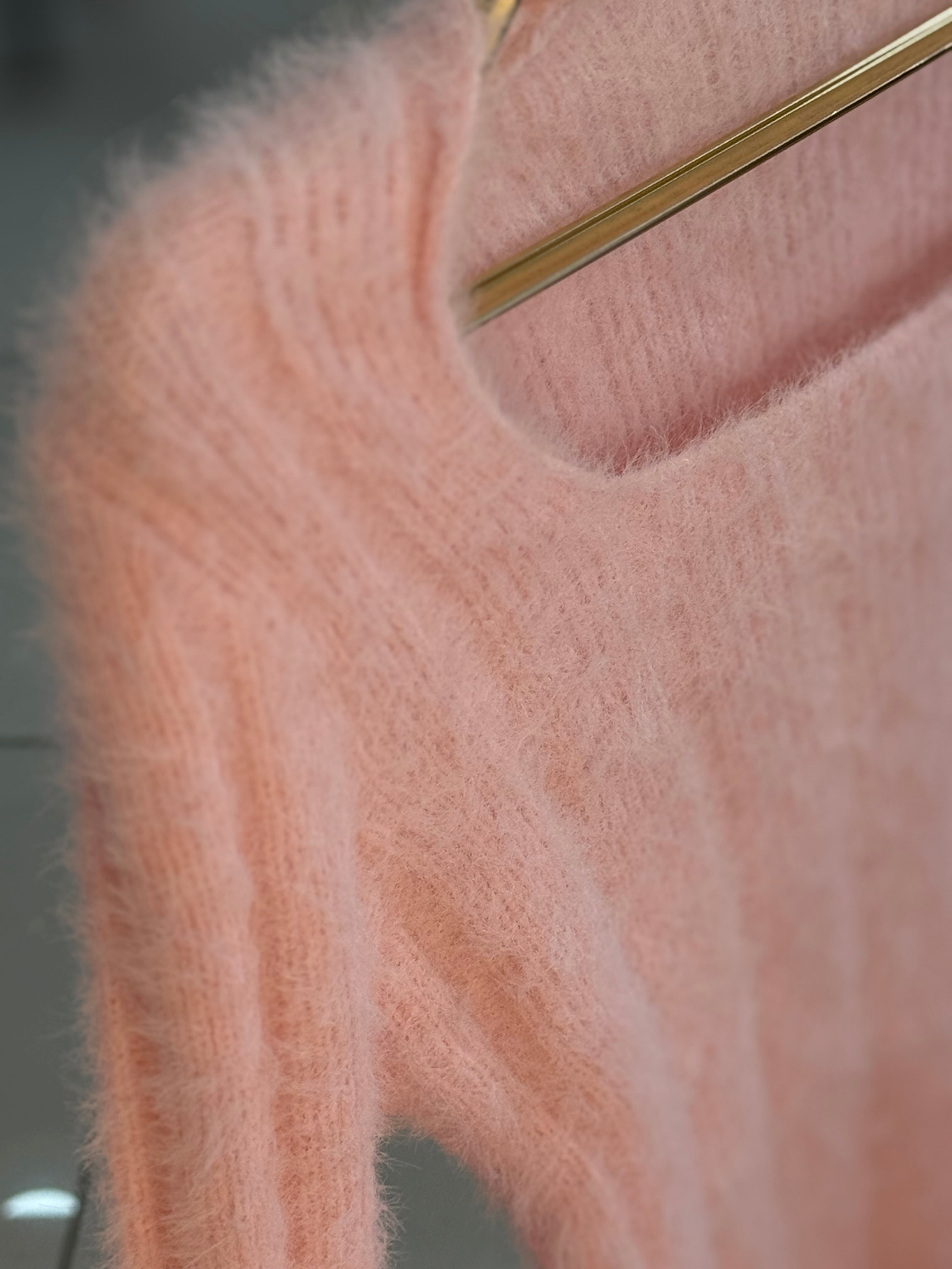 Soft wool long wide sleeve top