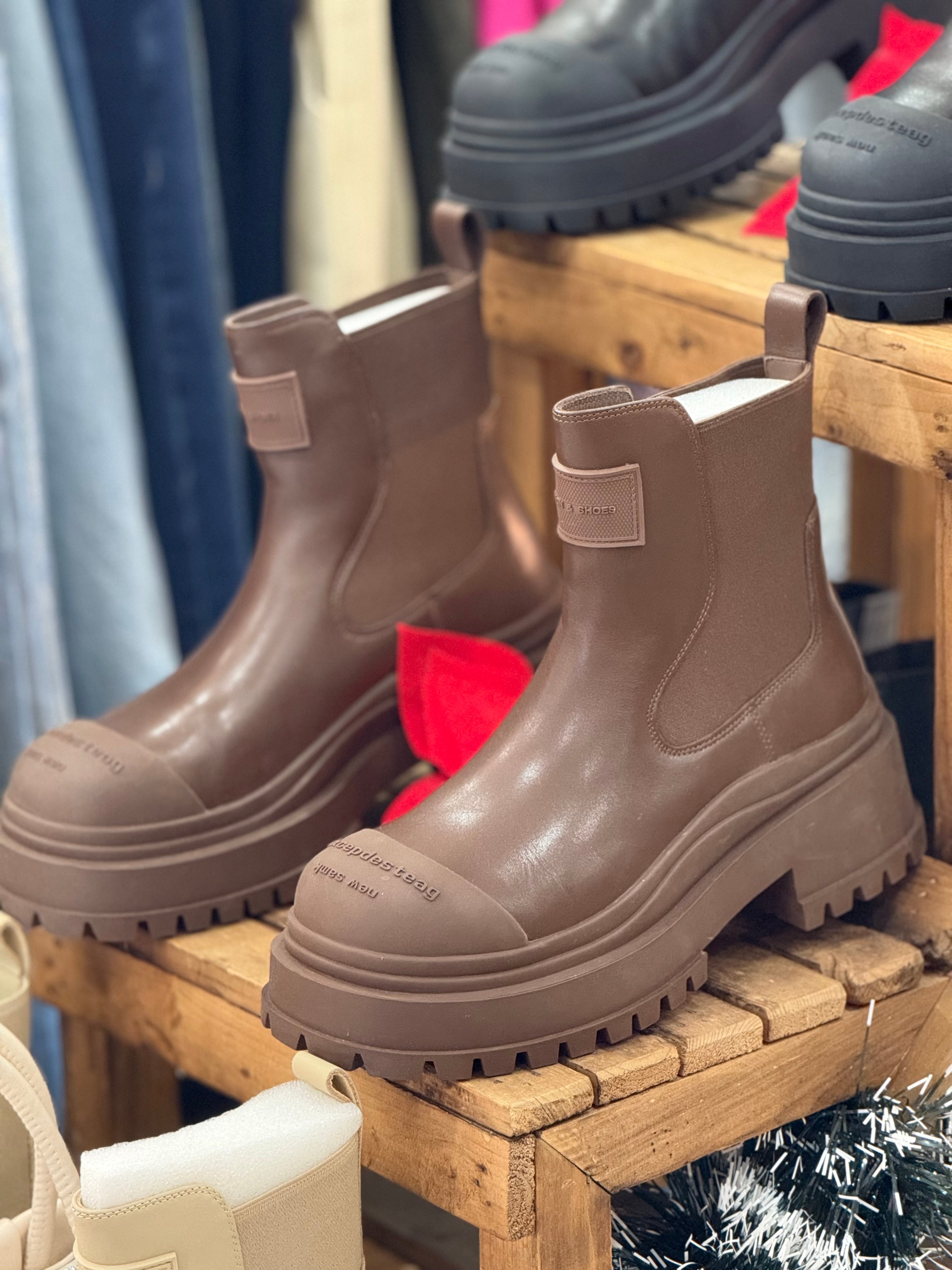 Chunky Waterproof Winter Chelsea Boots