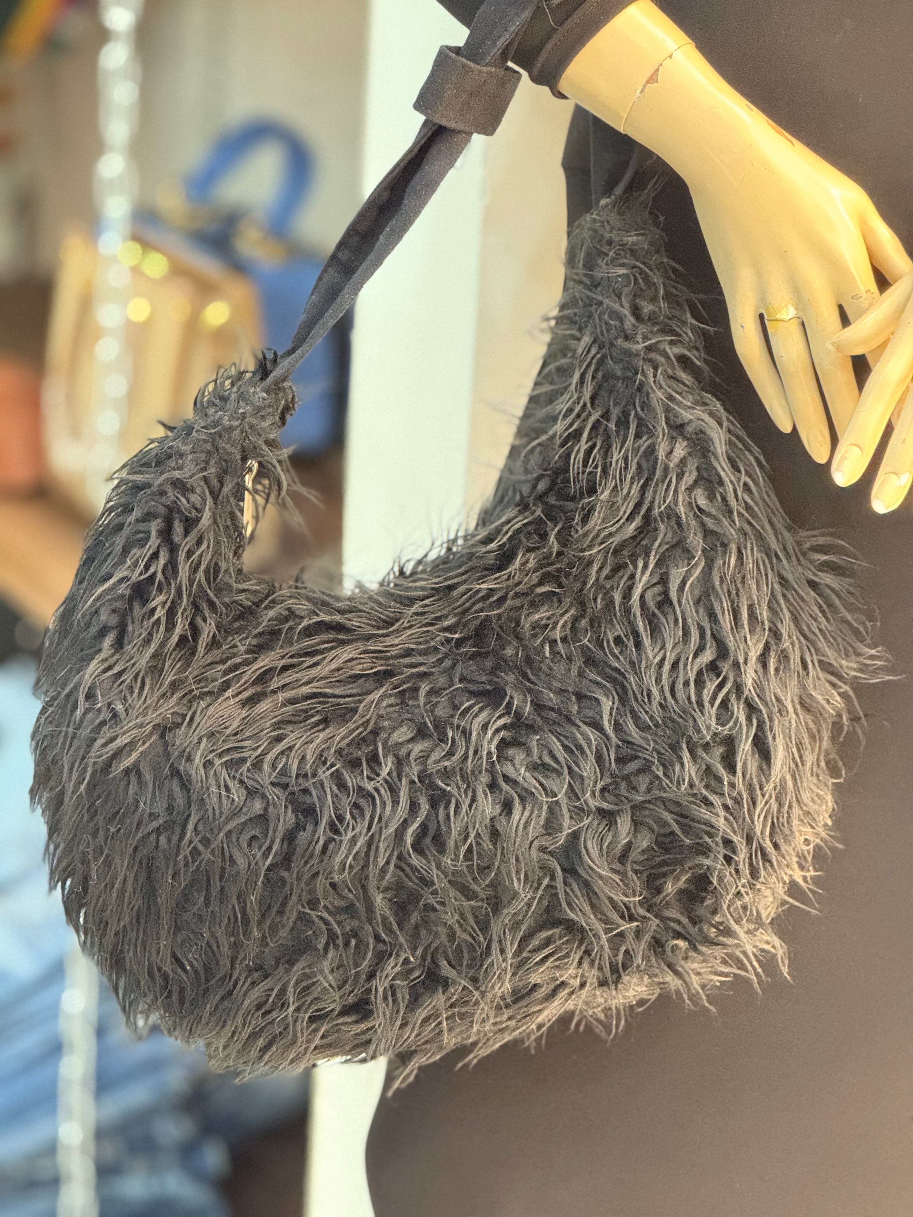 Blk fur bag