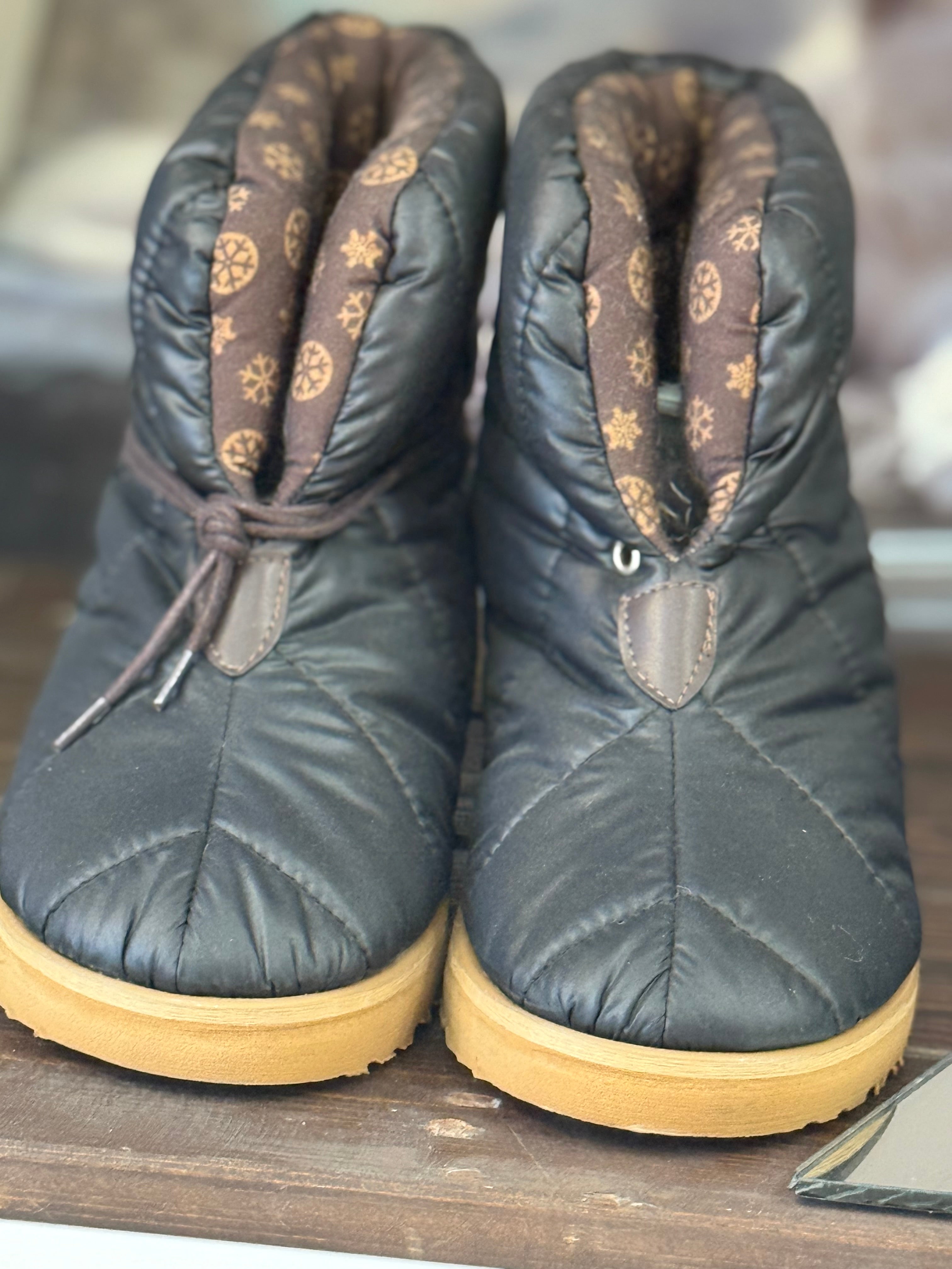 Waterproof snow boots