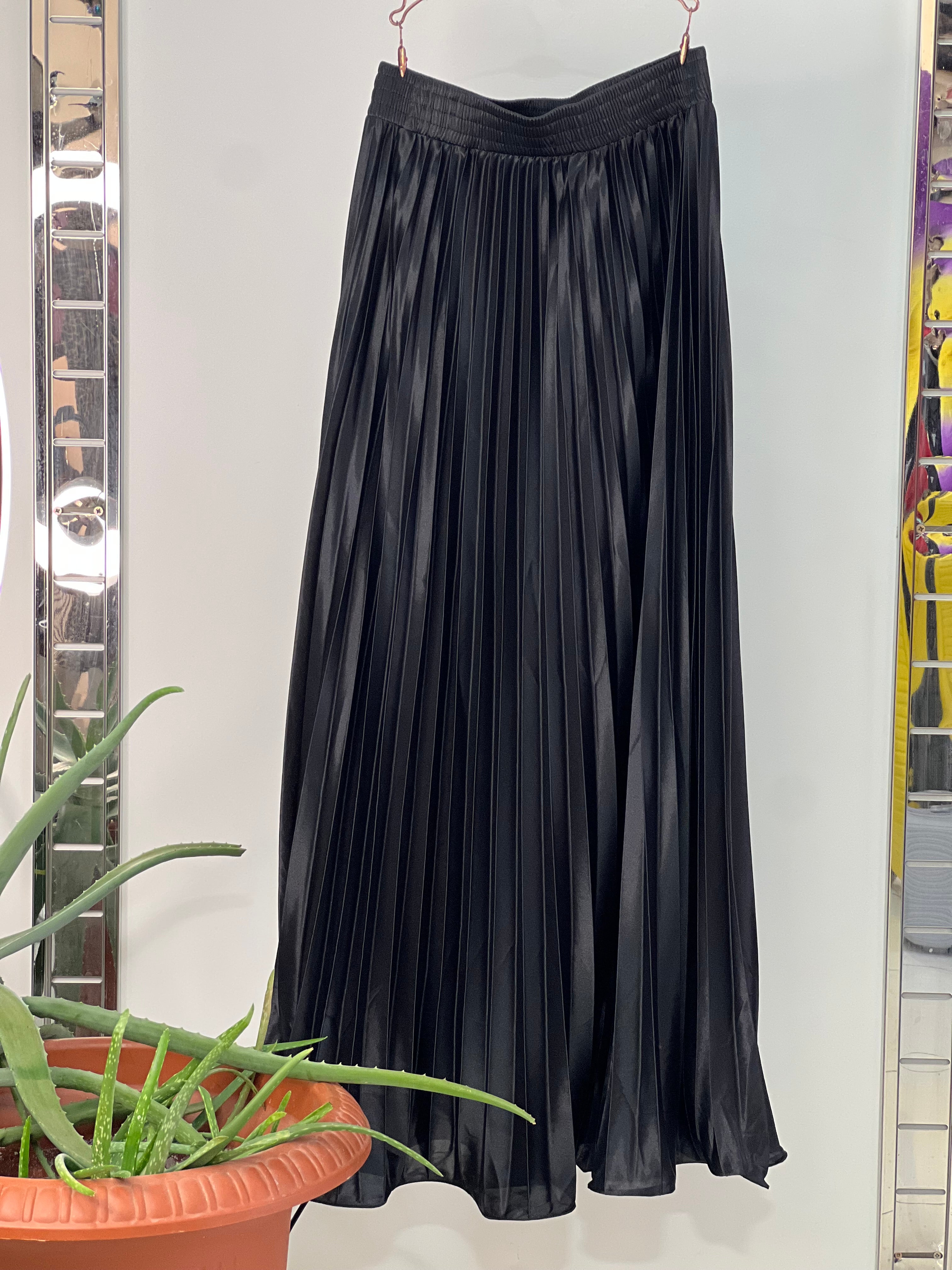 Effortless Chic: Long Pleated Satin Skirt
