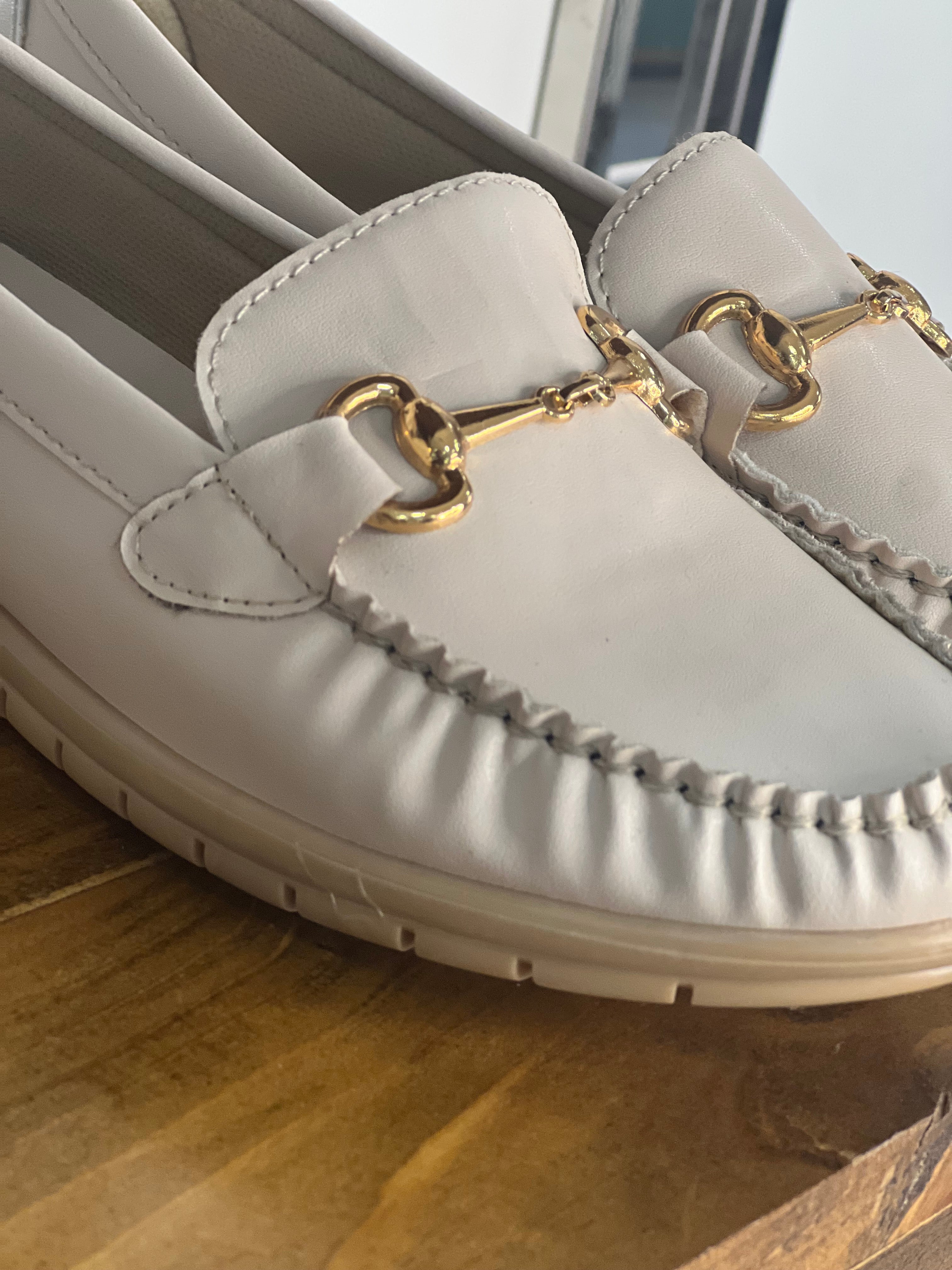 Beige Leather Ballerina Loafers – Soft Elegance for Every Day