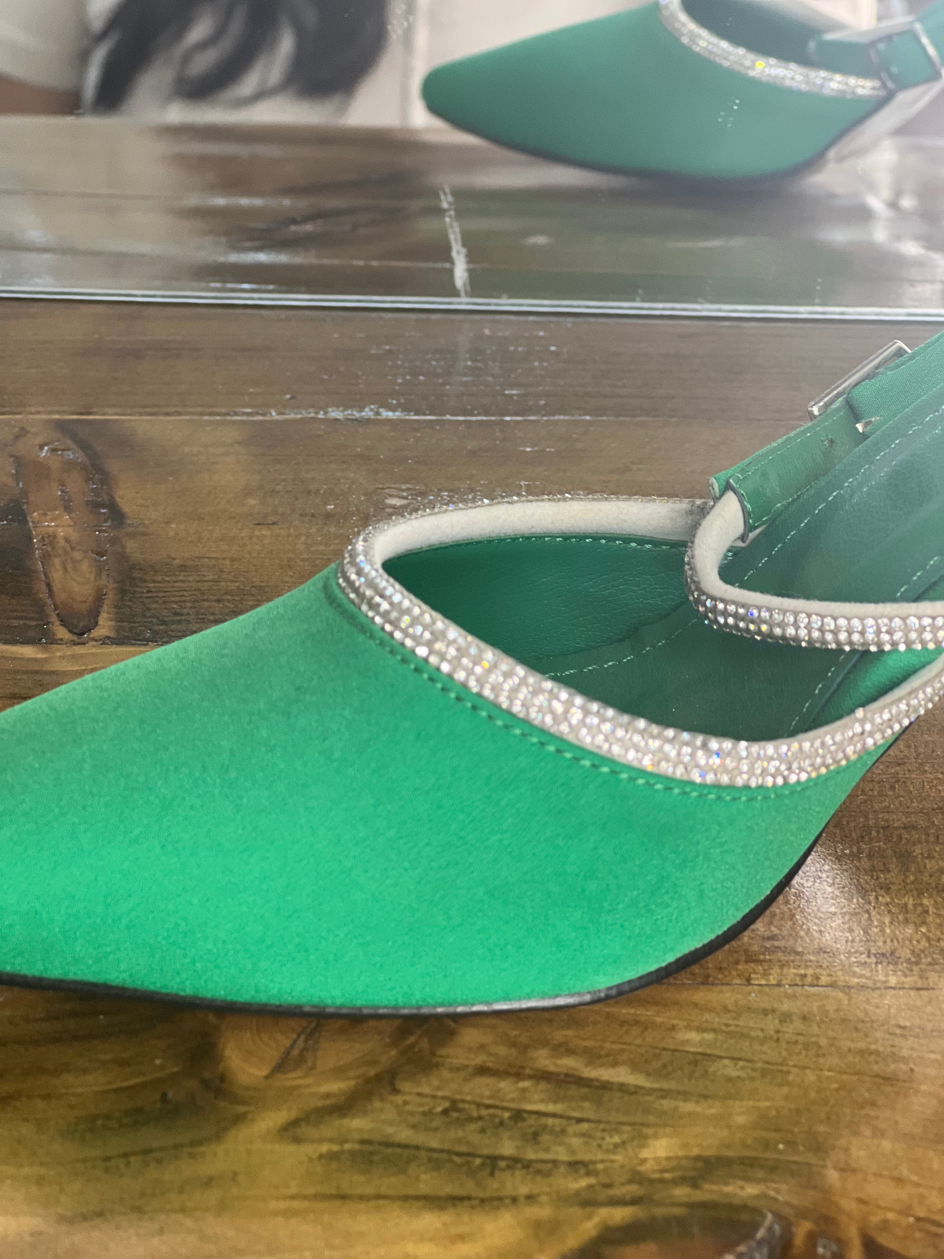 Strass Pointed Toe Low Heels – Sparkle in Every Step