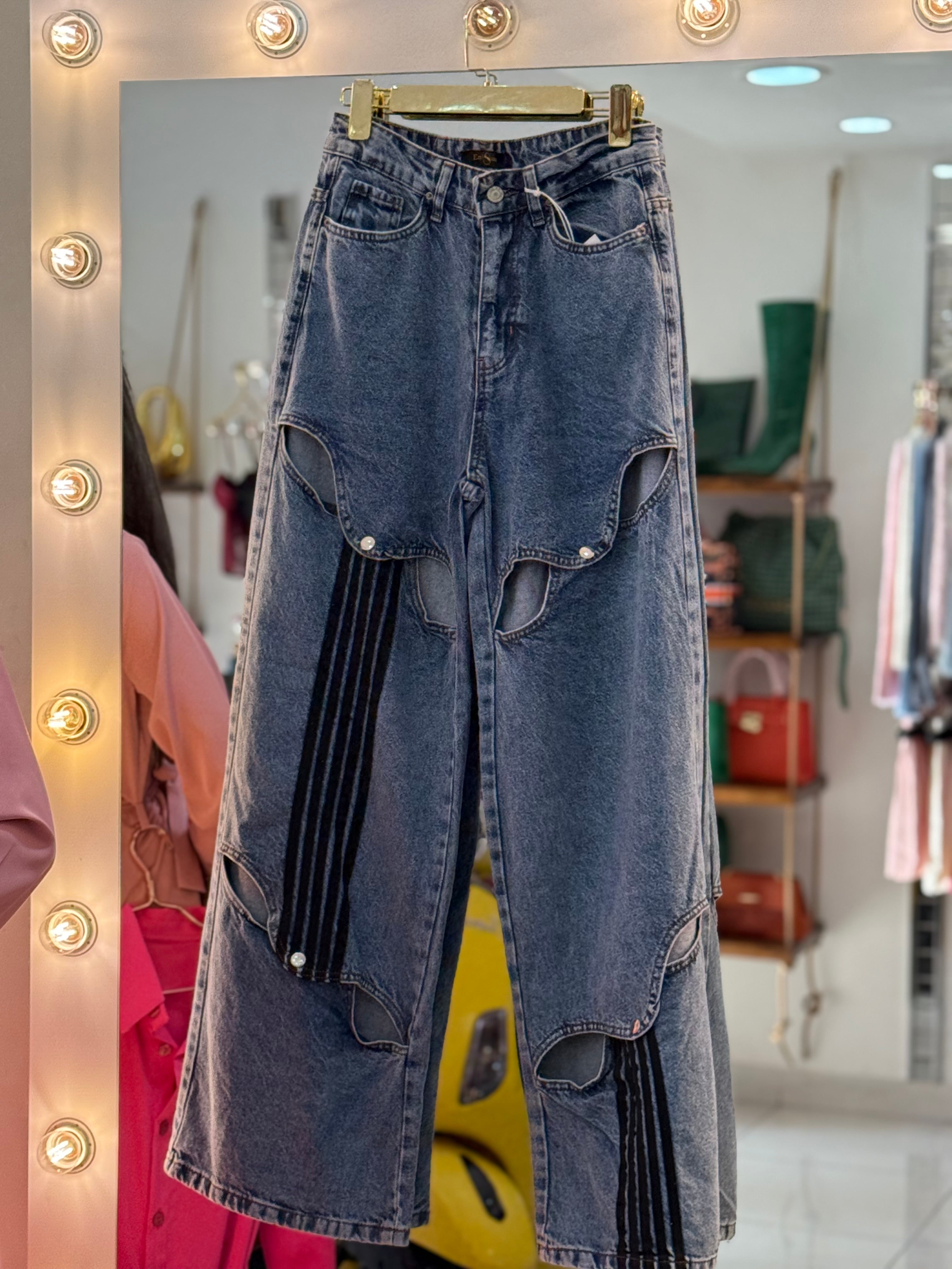 Front-Slit Jeans with Triple Black Line Detail