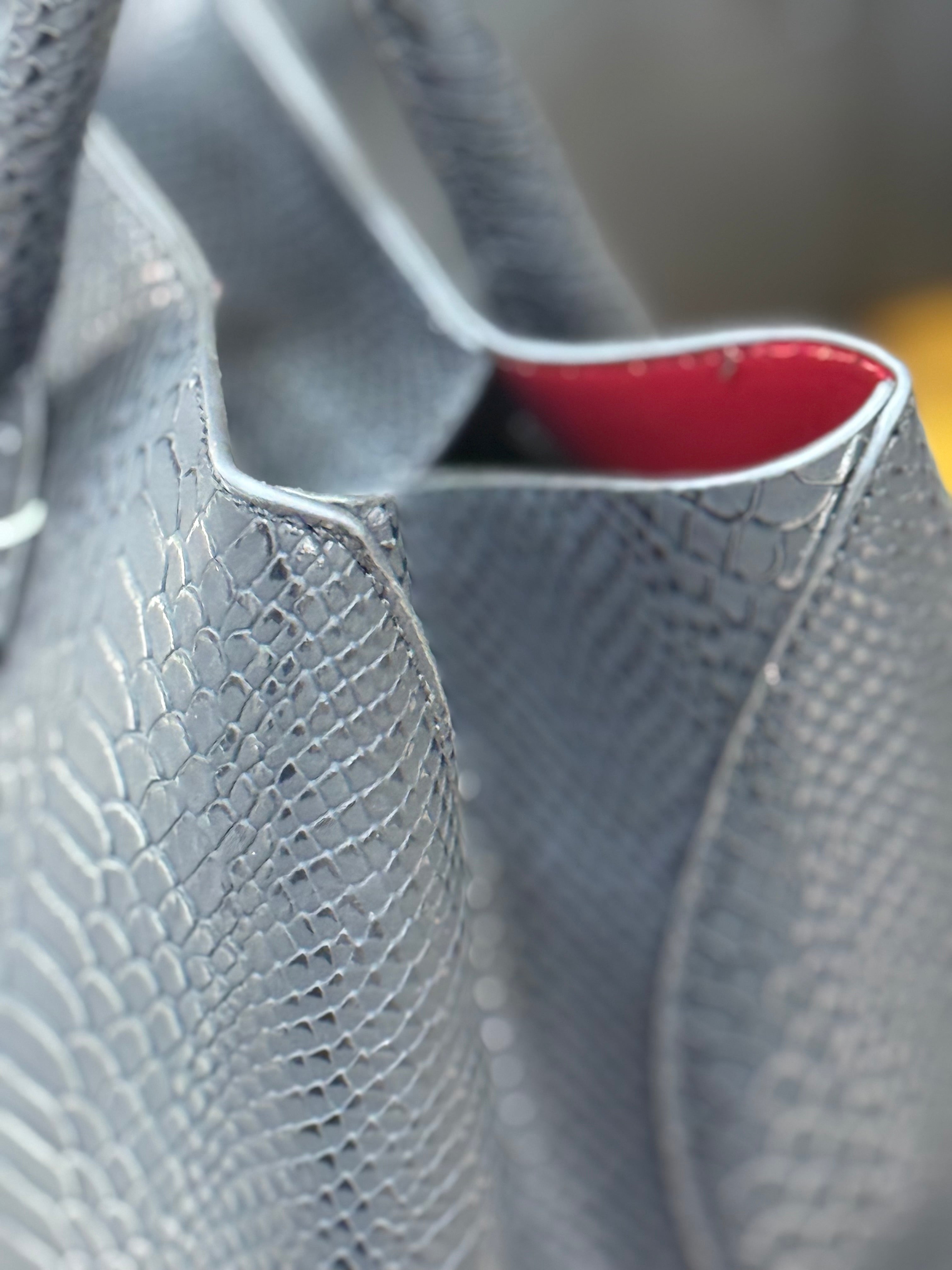 Big leather luxury bag