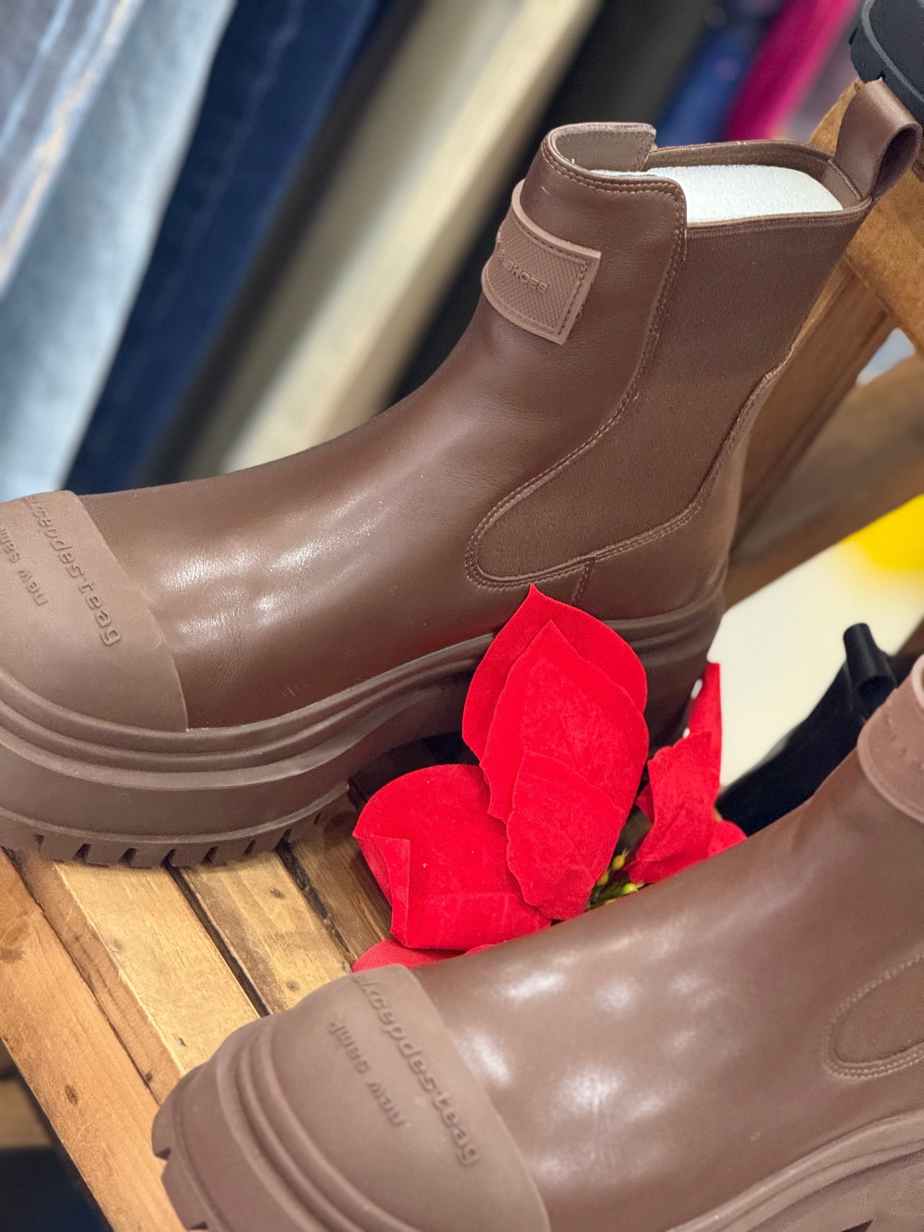 Chunky Waterproof Winter Chelsea Boots