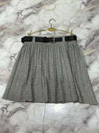 Wool pleated skirt with belt