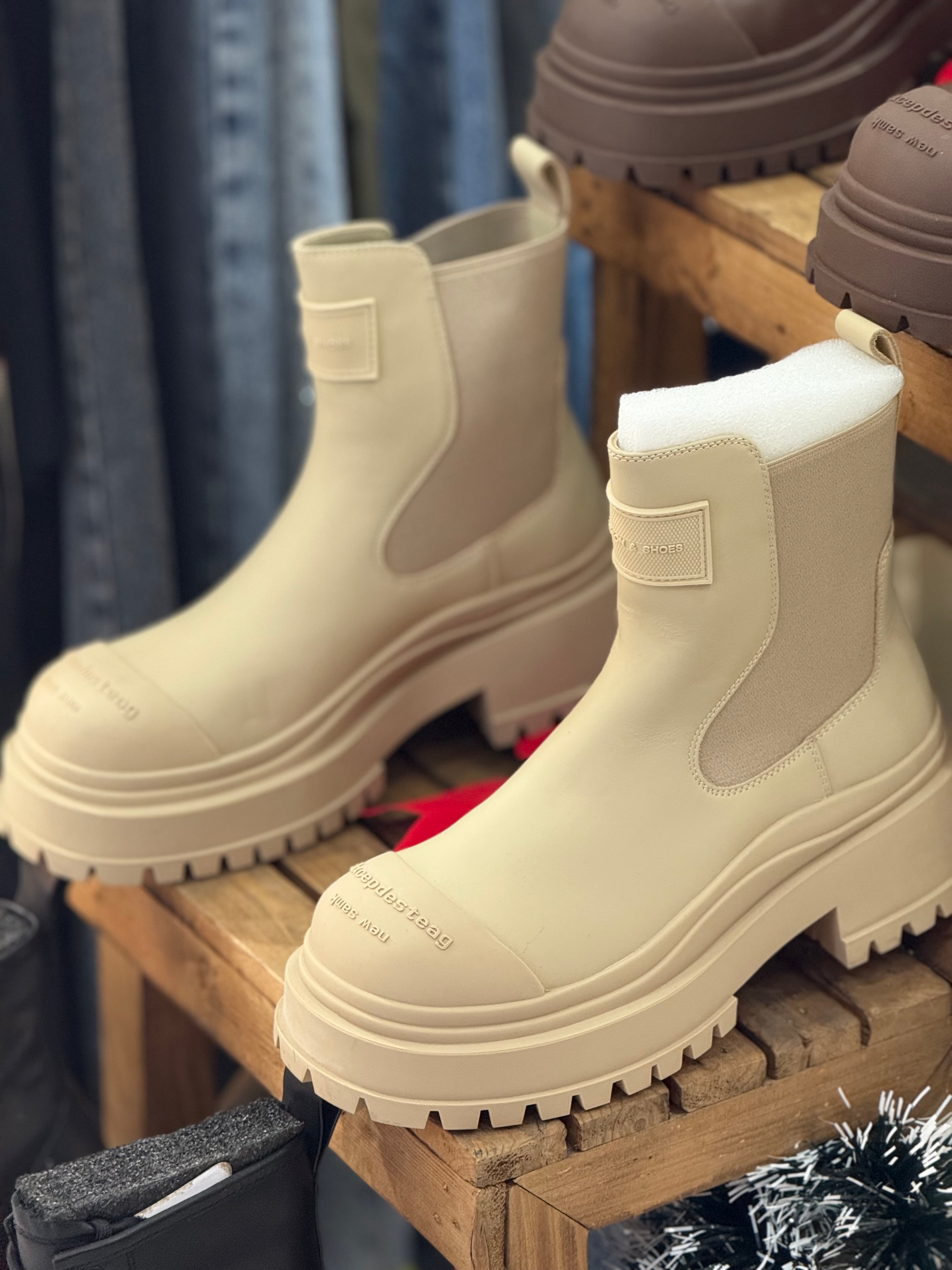 Chunky Waterproof Winter Chelsea Boots