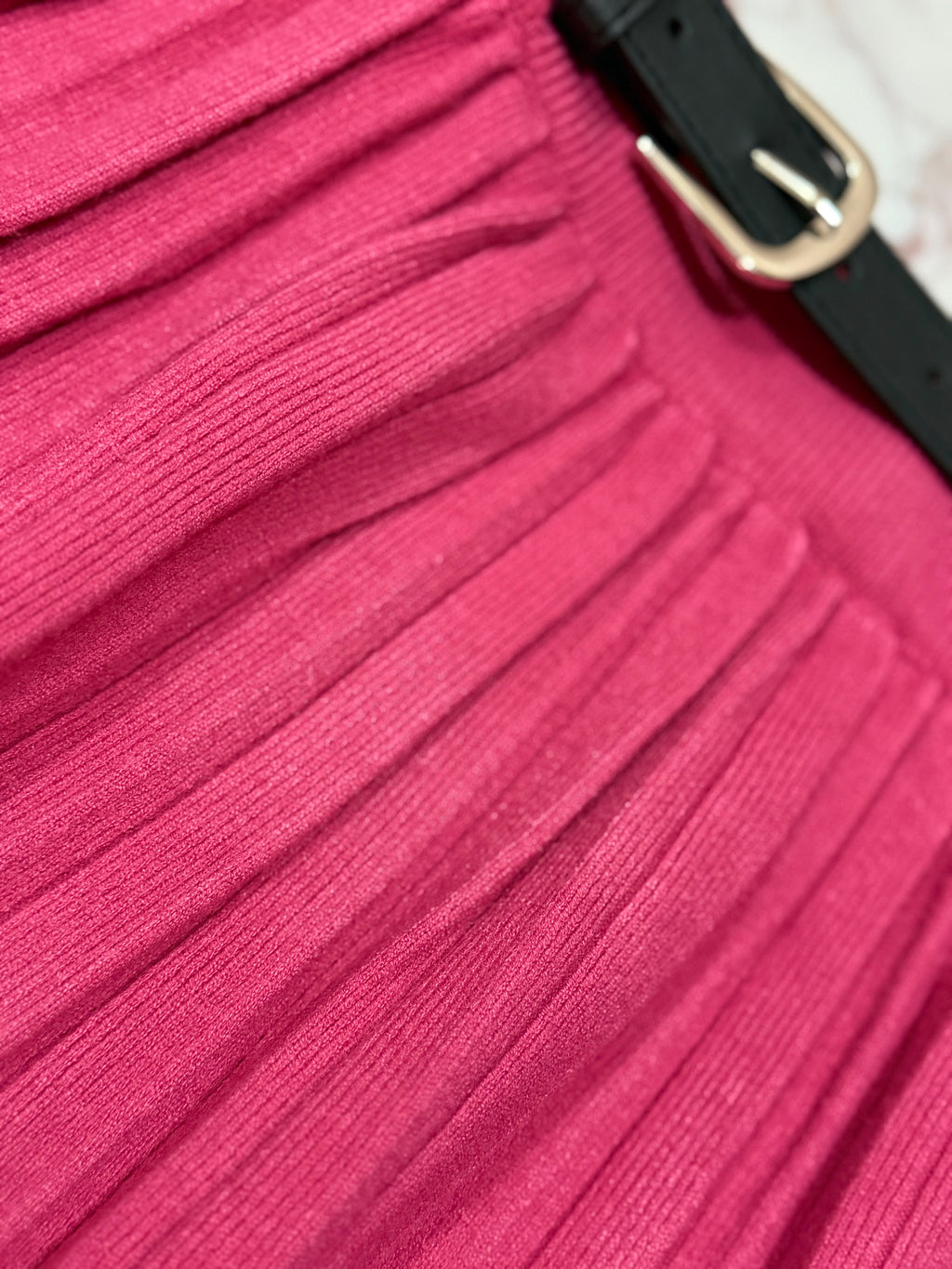 Wool pleated skirt with belt