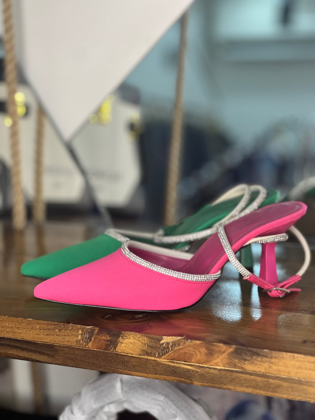Strass Pointed Toe Low Heels – Sparkle in Every Step