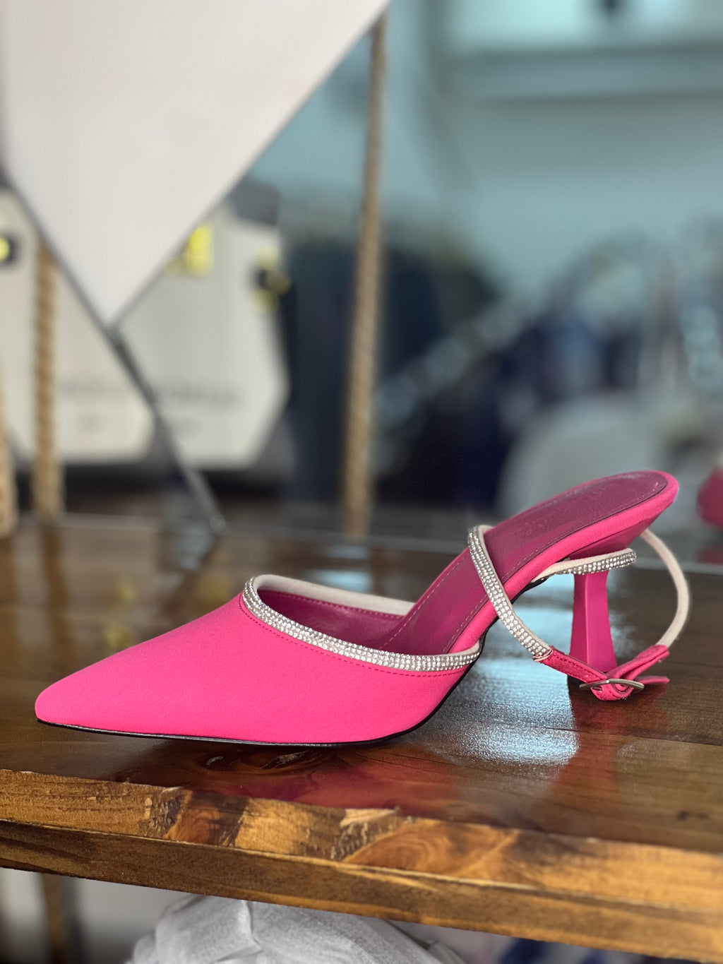 Strass Pointed Toe Low Heels – Sparkle in Every Step
