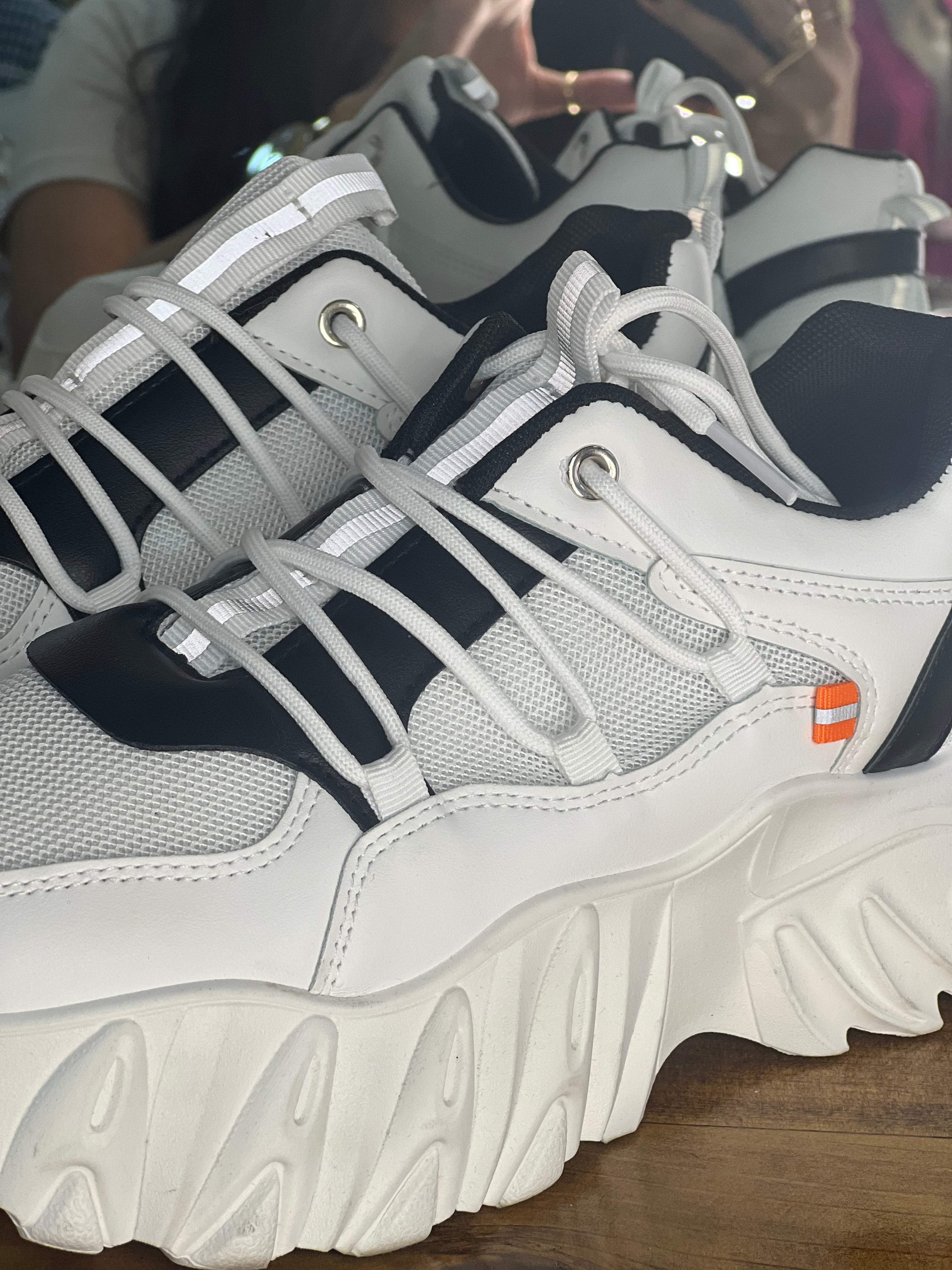 Elevated Heel Sneakers – Style, Height & Everyday Comfort